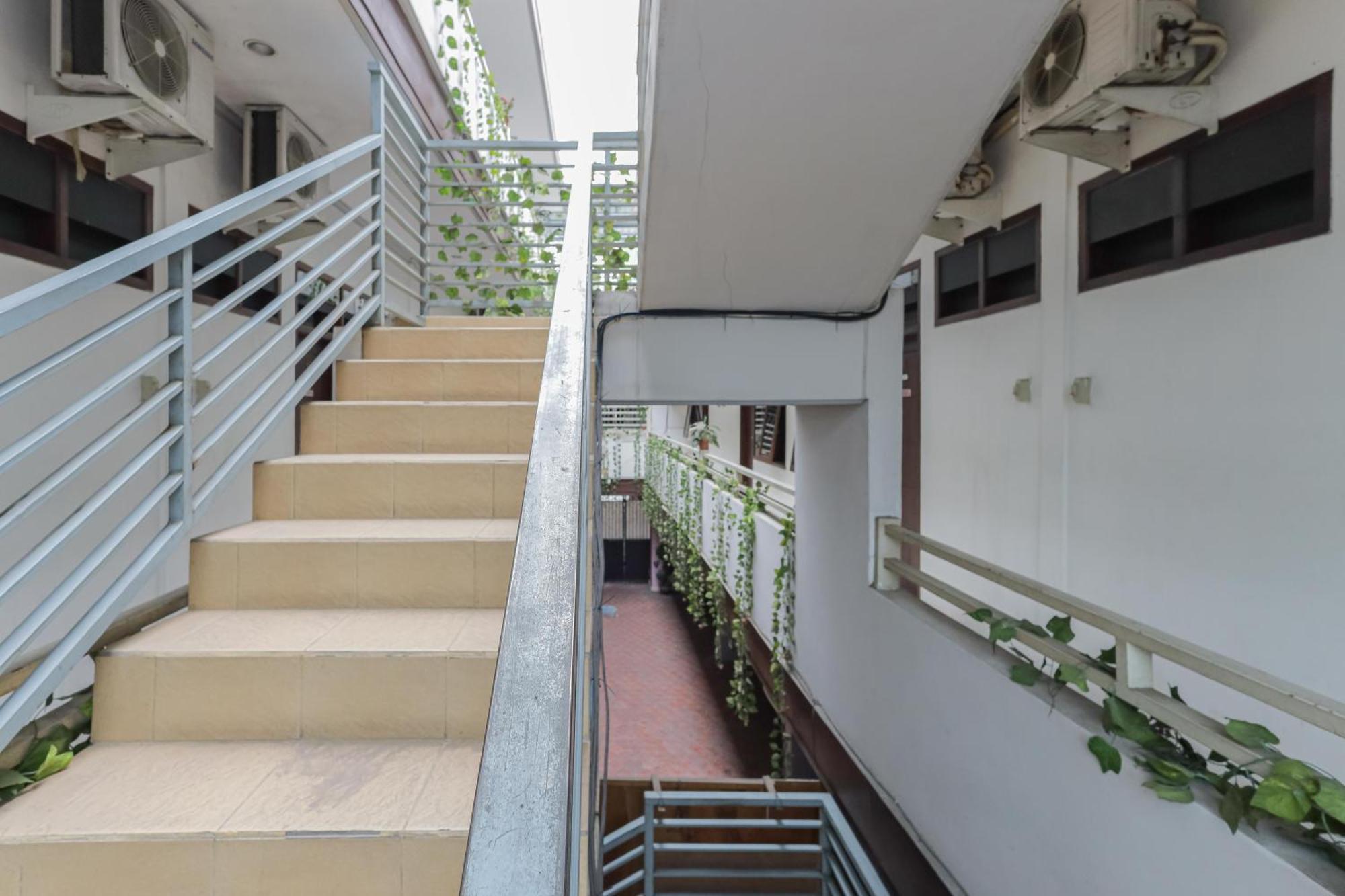 Reddoorz At Pondok Candra Surabaya Dış mekan fotoğraf