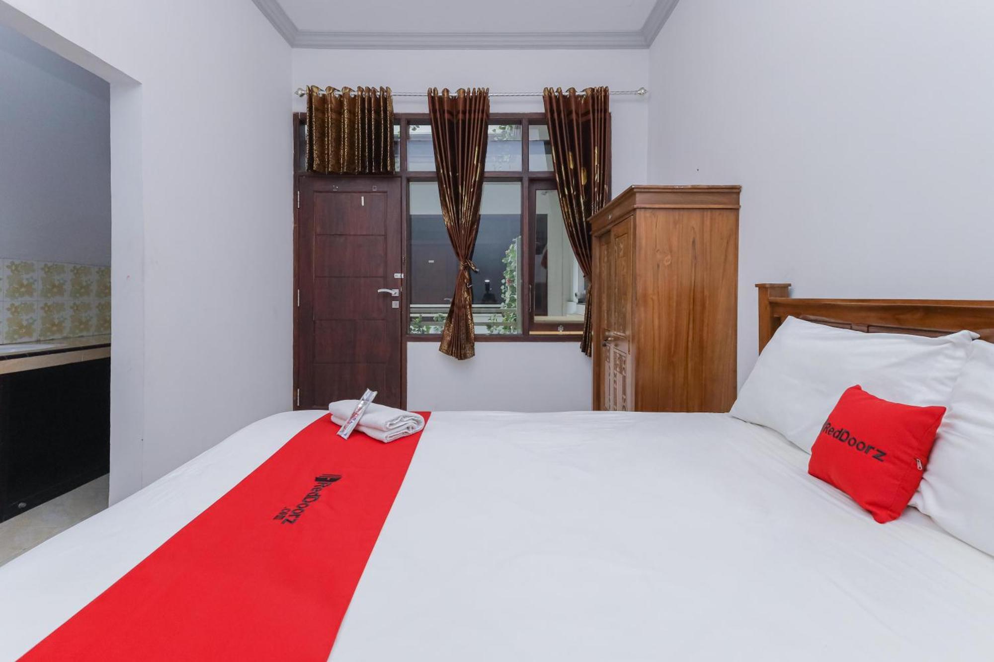 Reddoorz At Pondok Candra Surabaya Dış mekan fotoğraf