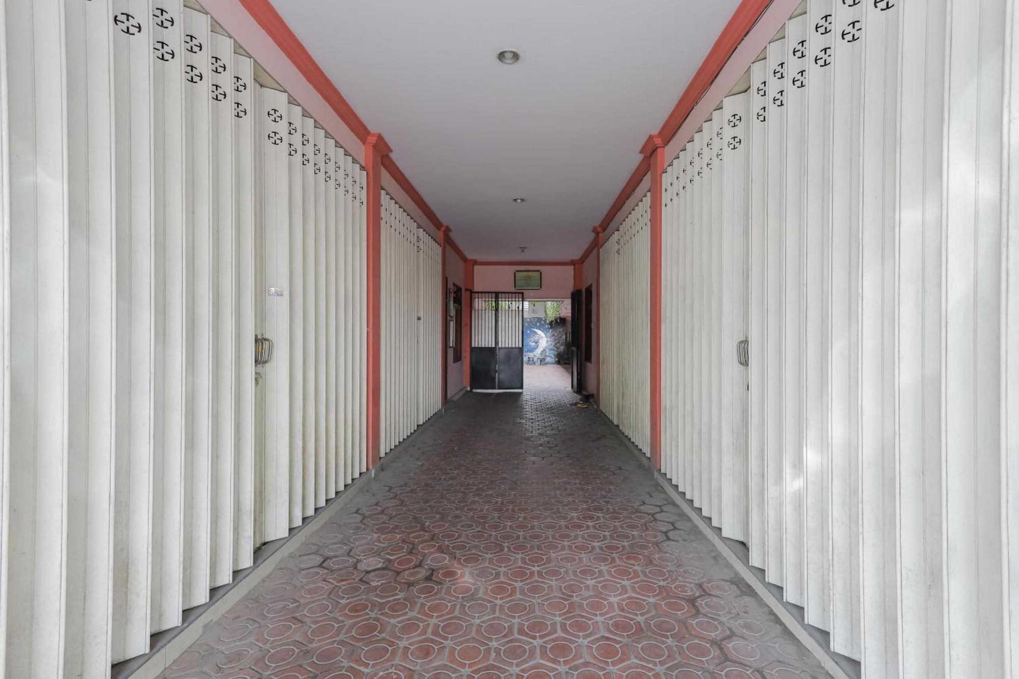 Reddoorz At Pondok Candra Surabaya Dış mekan fotoğraf