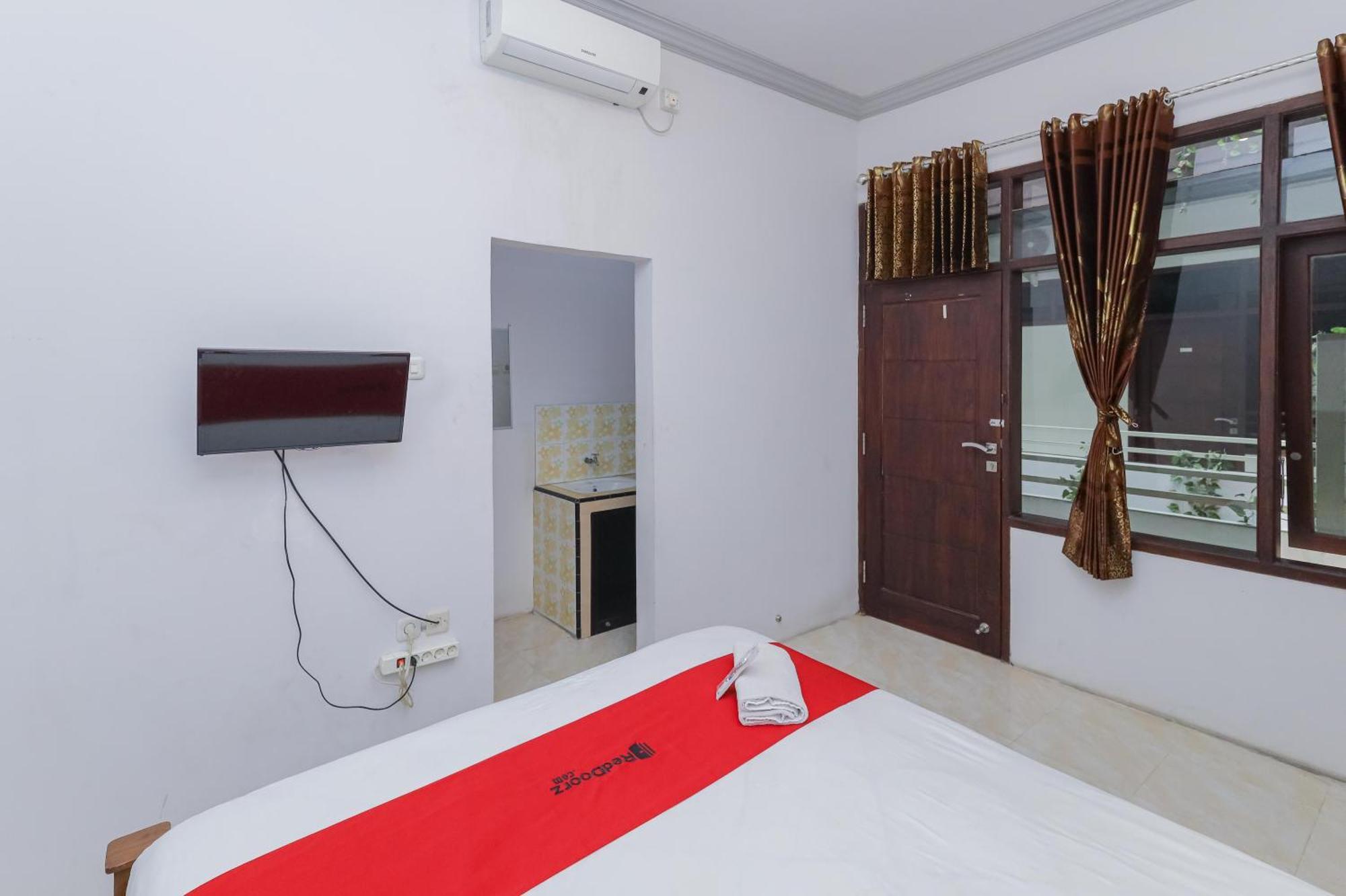 Reddoorz At Pondok Candra Surabaya Dış mekan fotoğraf